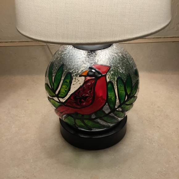 Rustic Cardinal Handcrafted painted stained glass accent lamp - Picture 5 of 6